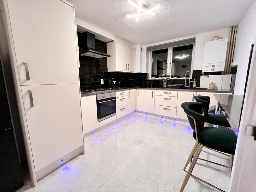 4 Bedroom Maisonette Camden Islington * Londra
